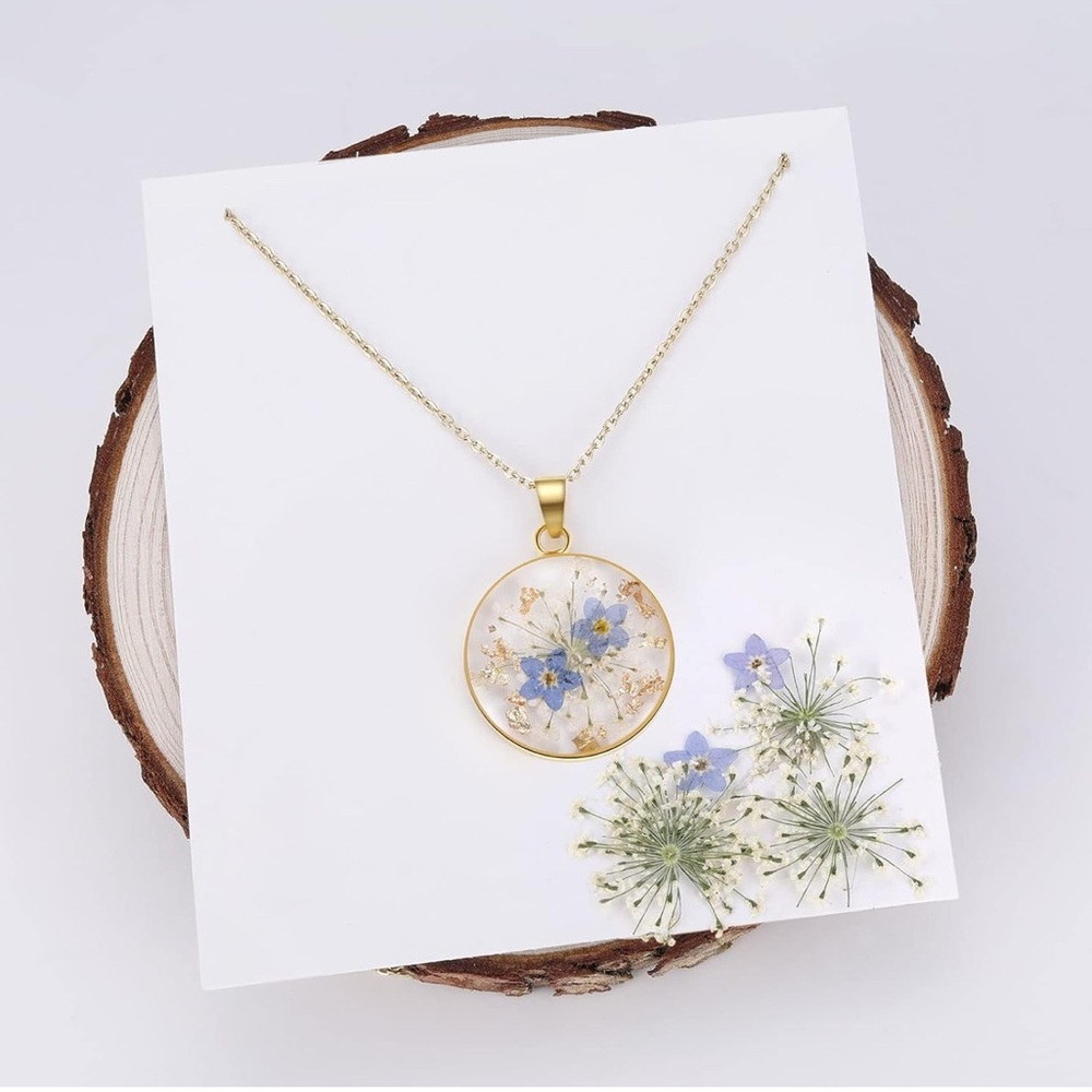 Forget-Me-Not and Queen Anne's Lace Pressed Wildflower Necklace - Picture 5 of 5